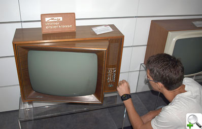 Первые модели выпускаемых компанией Metz ч/б телевизоров - рис.2
